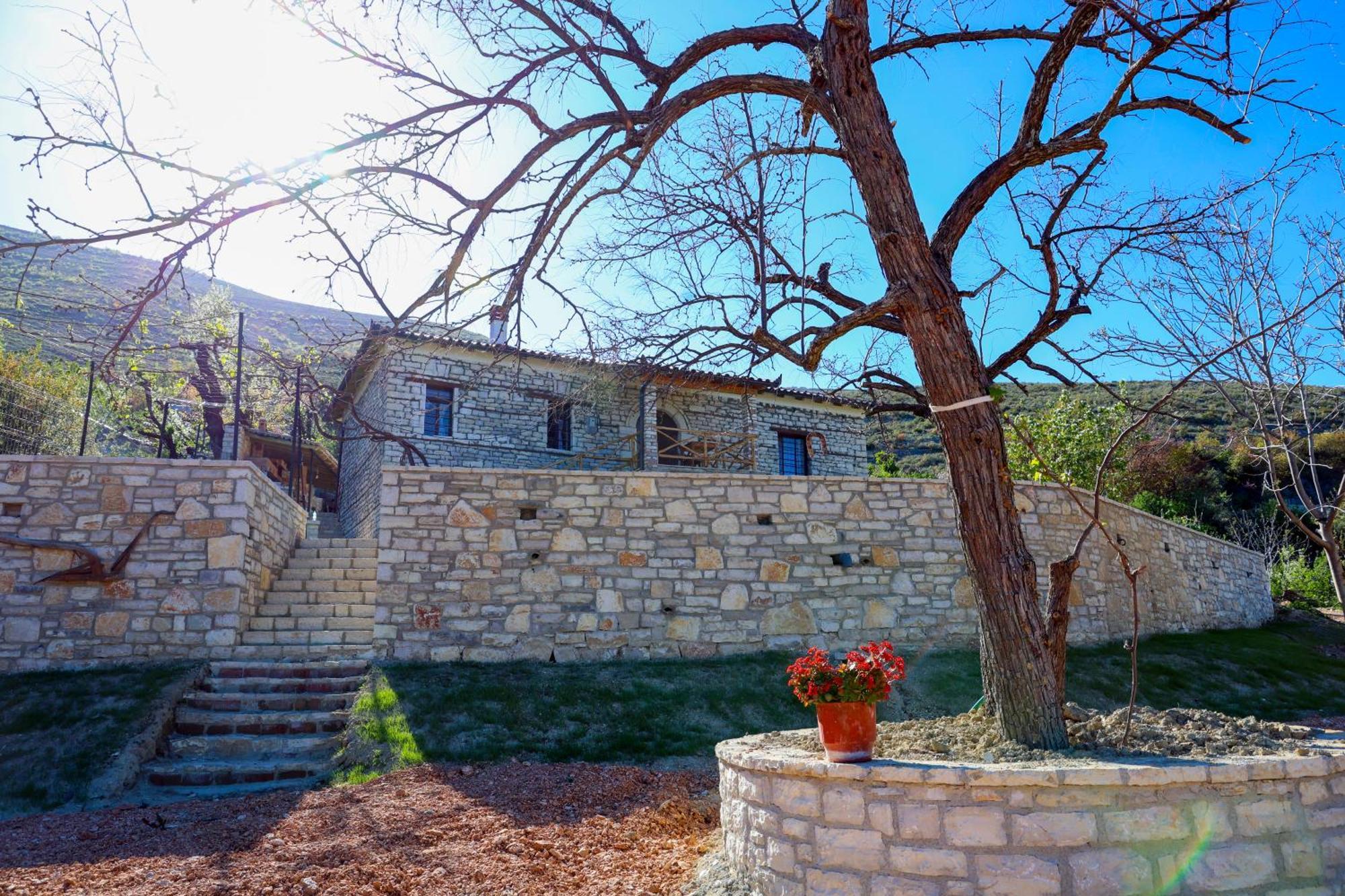 Villa Shpiragu Village Experience Berat Exterior photo