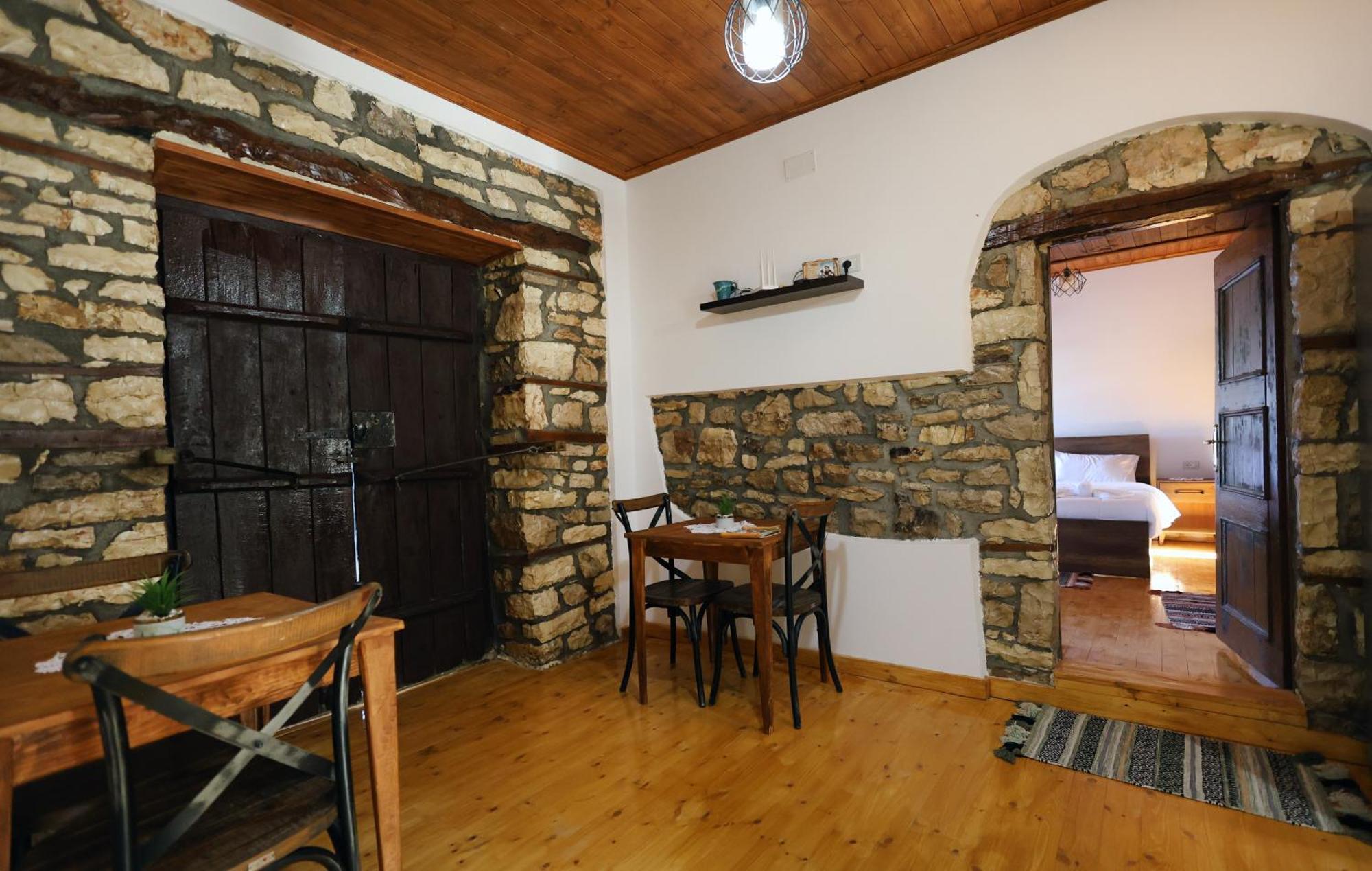 Villa Shpiragu Village Experience Berat Exterior photo