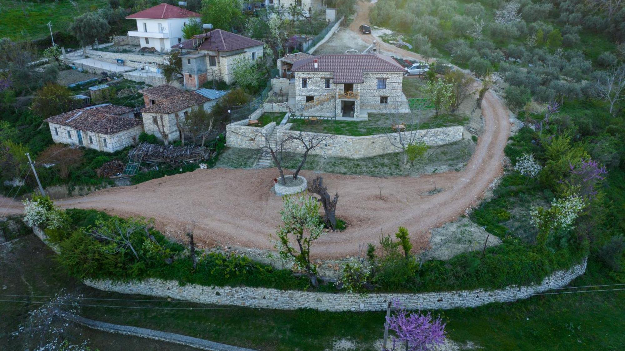 Villa Shpiragu Village Experience Berat Exterior photo