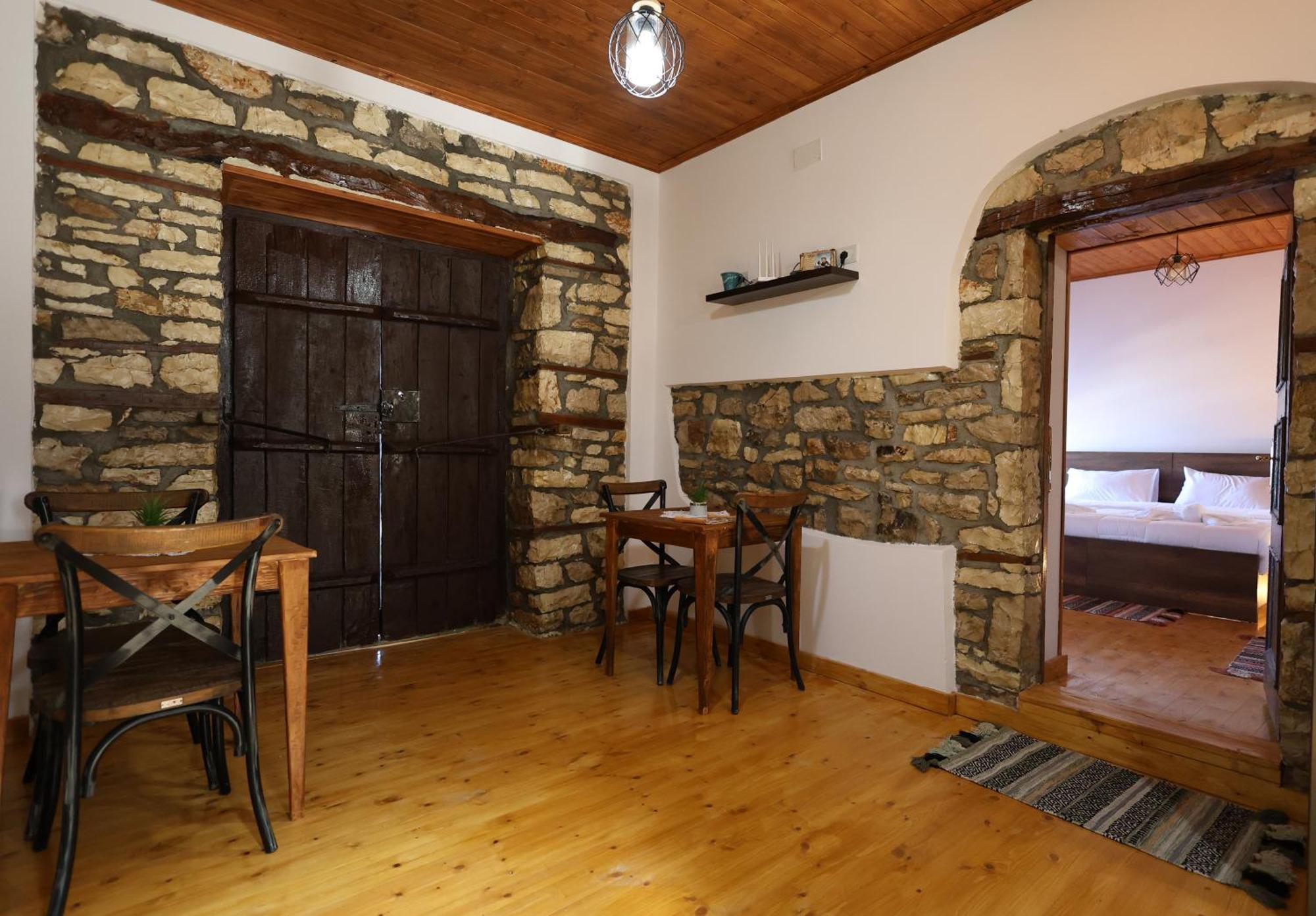 Villa Shpiragu Village Experience Berat Exterior photo