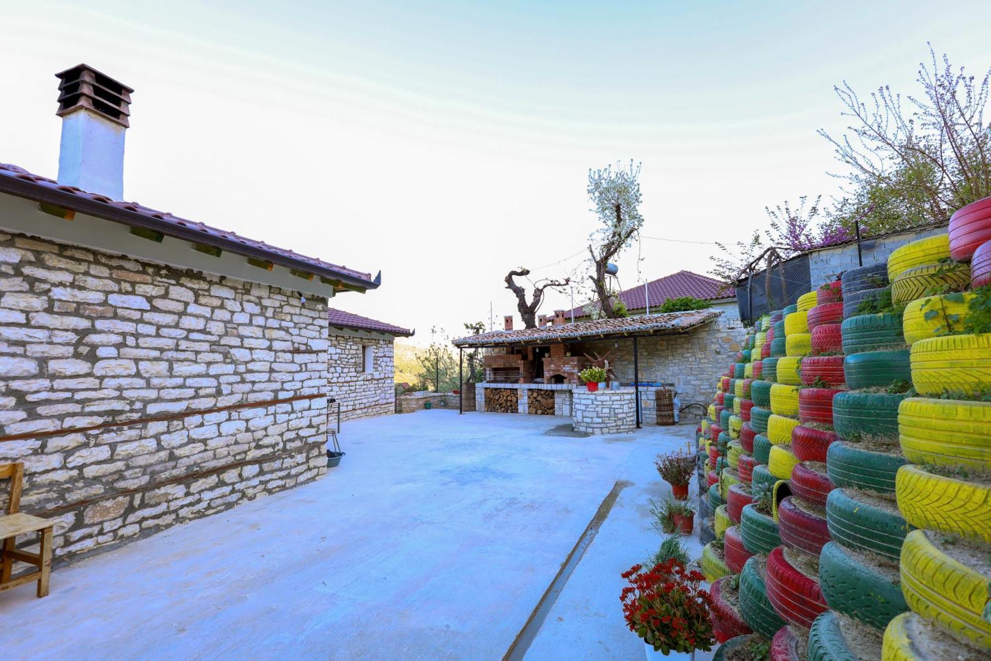 Villa Shpiragu Village Experience Berat Exterior photo