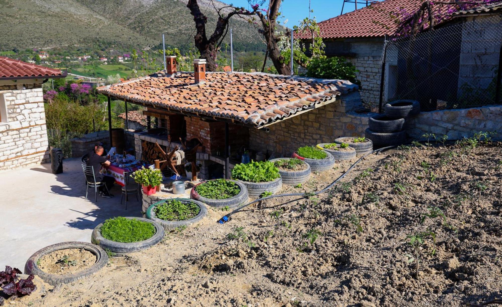 Villa Shpiragu Village Experience Berat Exterior photo