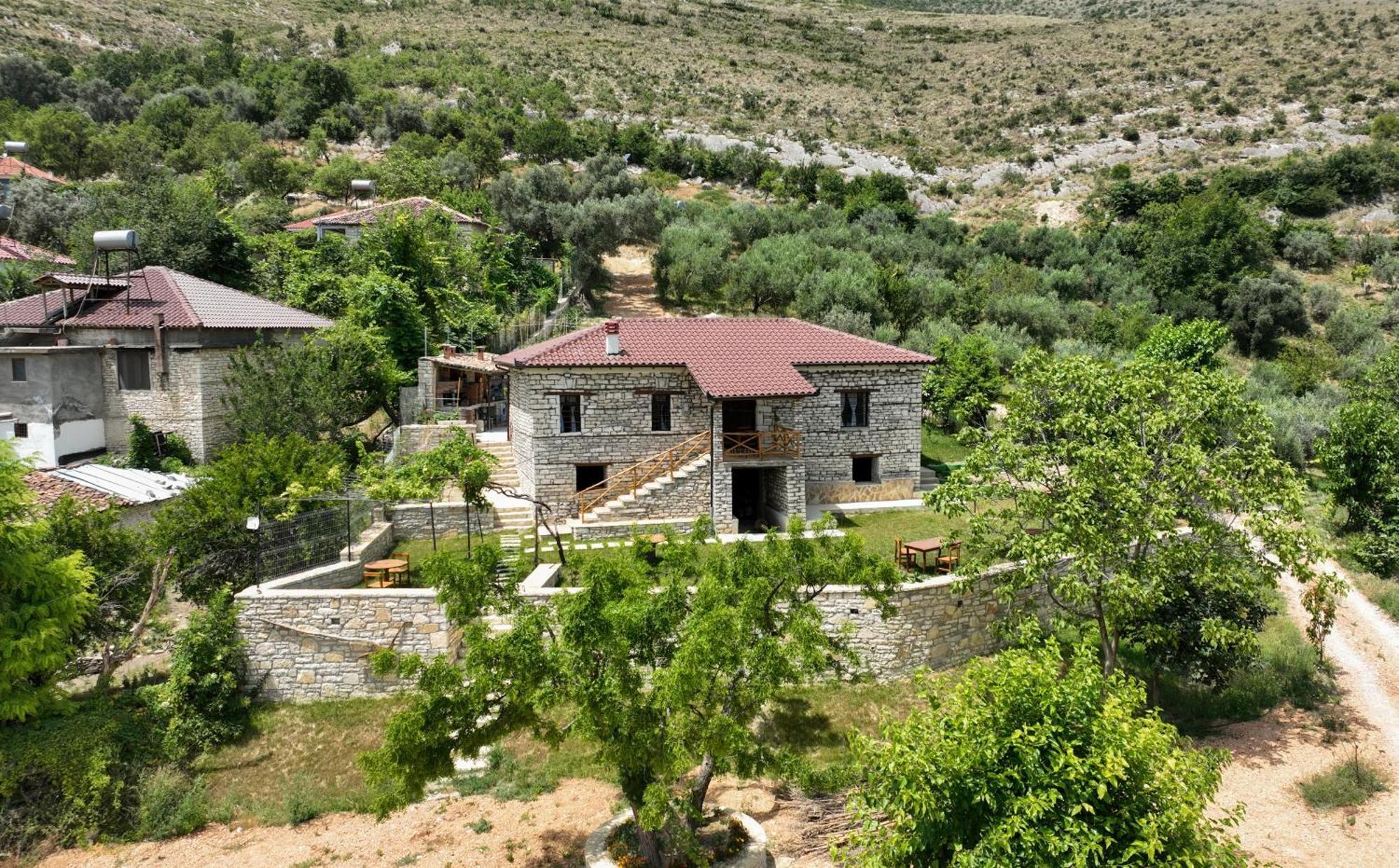 Villa Shpiragu Village Experience Berat Exterior photo